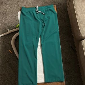 Figs Large Livingston Hunter Green Scrub Pants